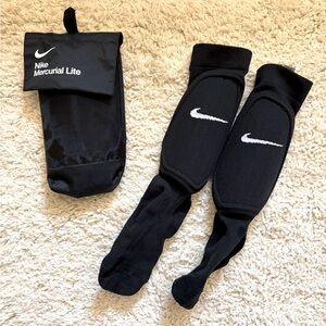 Nike Shin Guards - Youth M/L